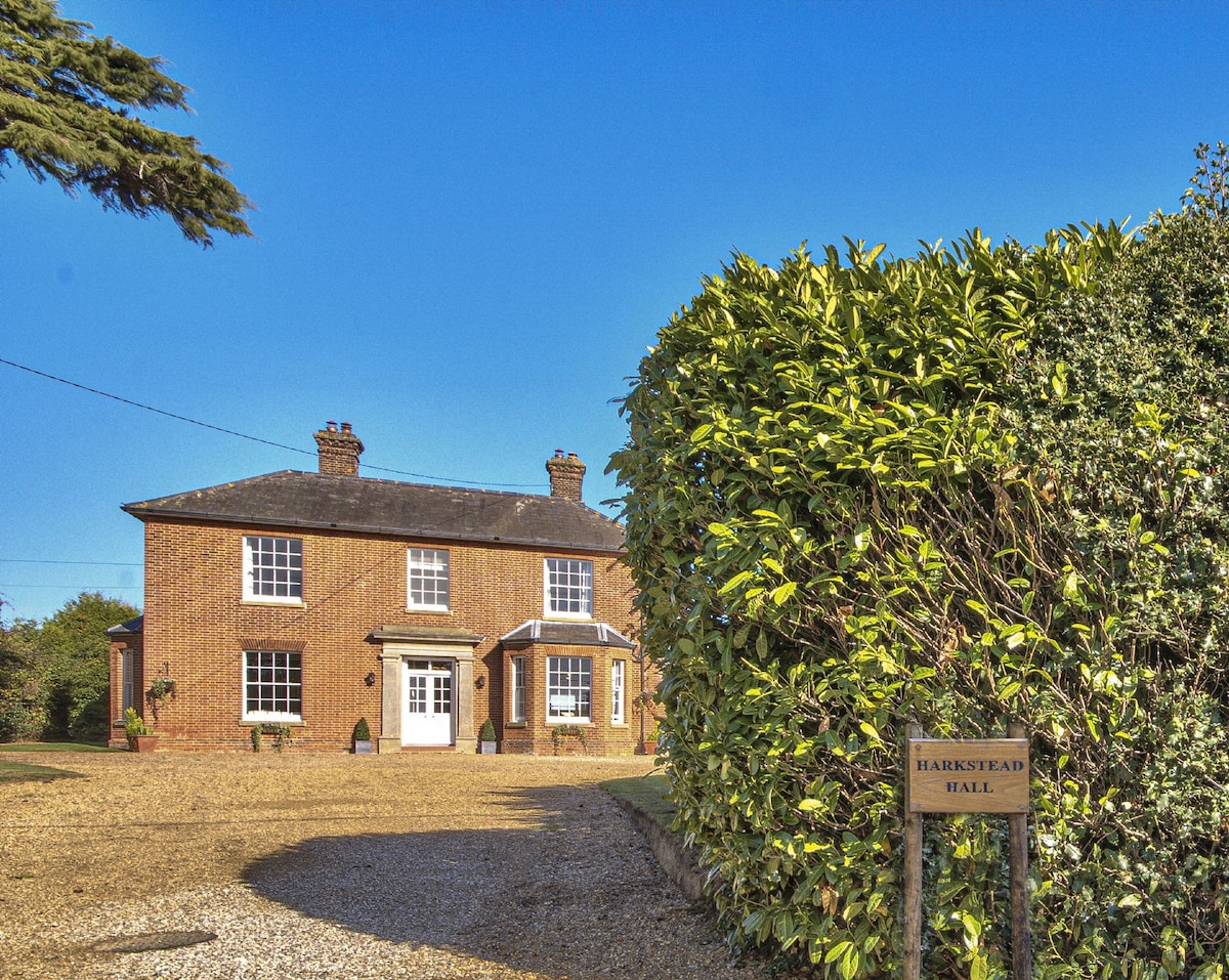 Harkstead Hall By Group Retreats