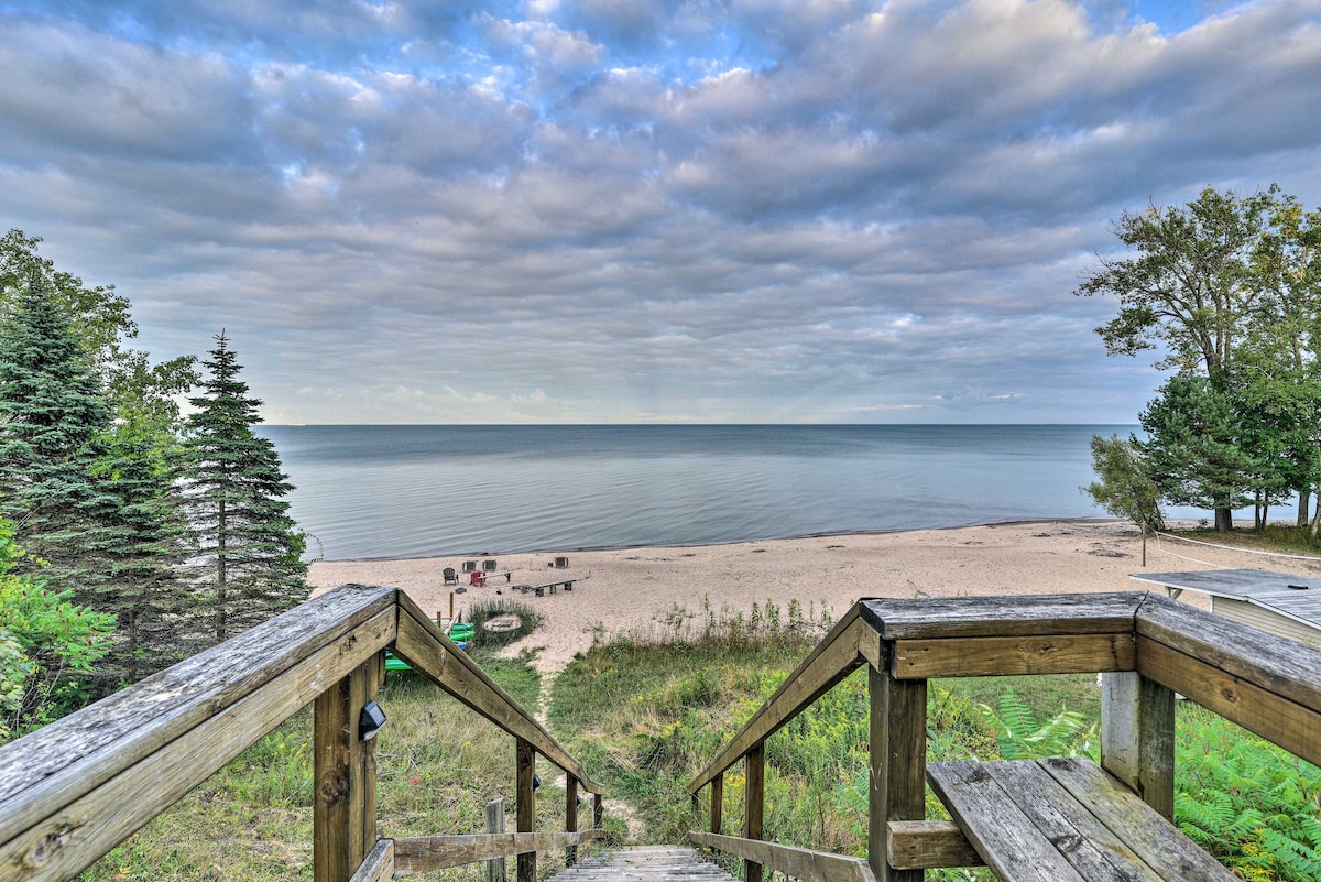 Lakefront Forestville Paradise w/ Private Beach!