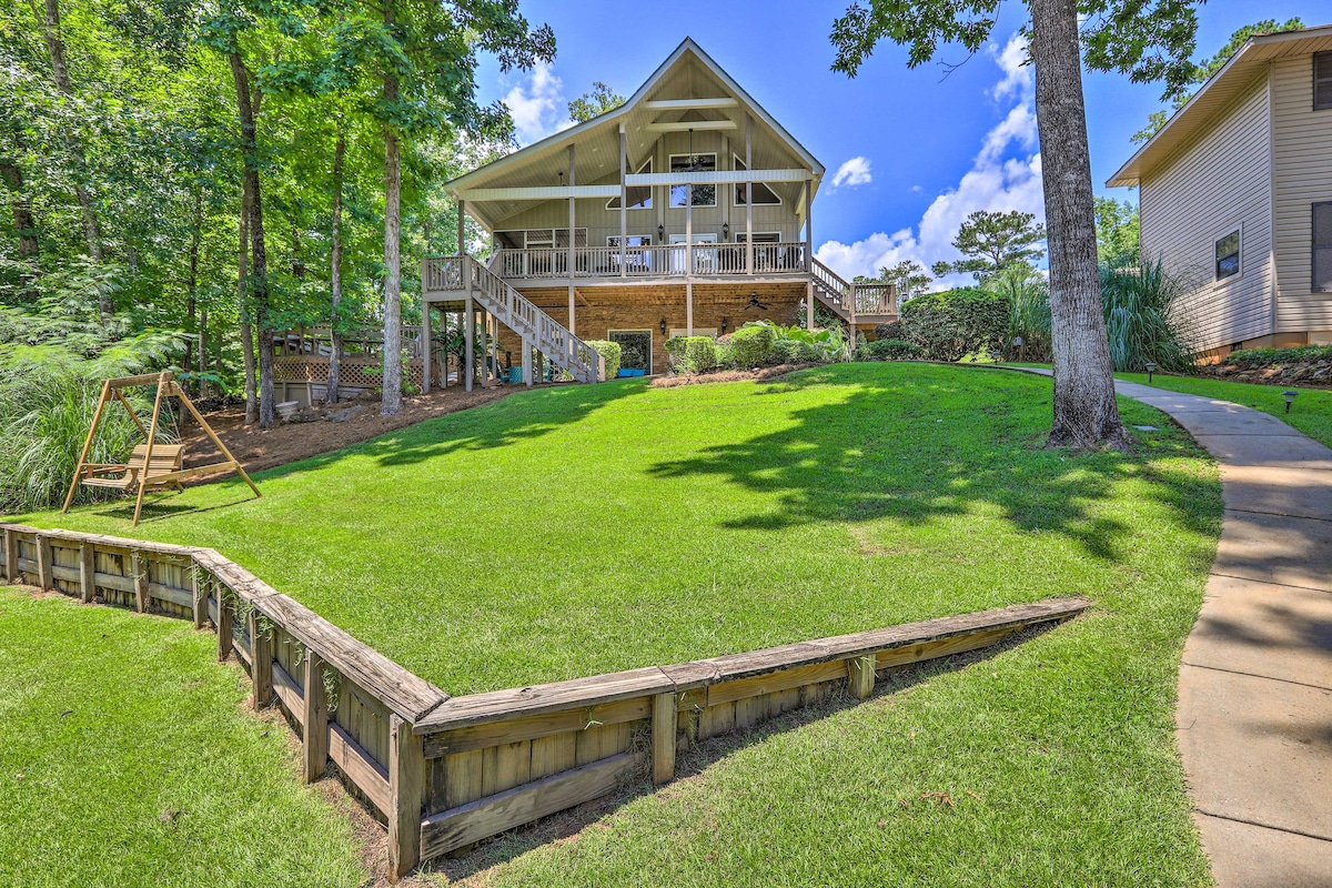 Waterfront Eatonton Escape w/ Private Hot Tub!