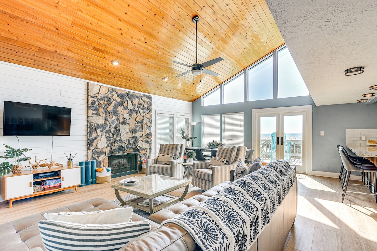 Oceanfront Surfside Beach Home: Deck + Grill!