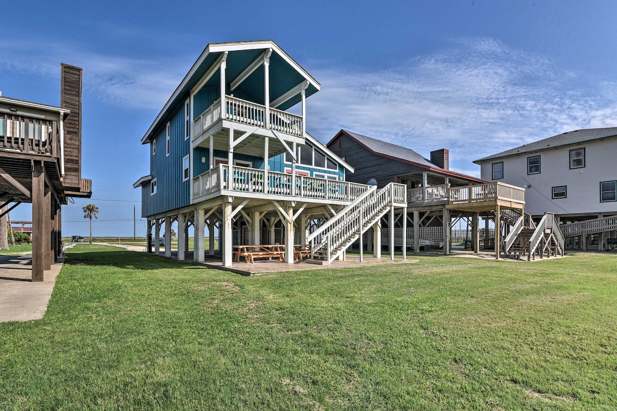 Oceanfront Surfside Beach Home: Deck + Grill!