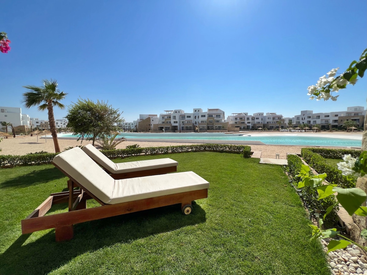 Lagoonfront Easy 1BDR @ Swan Lake El Gouna