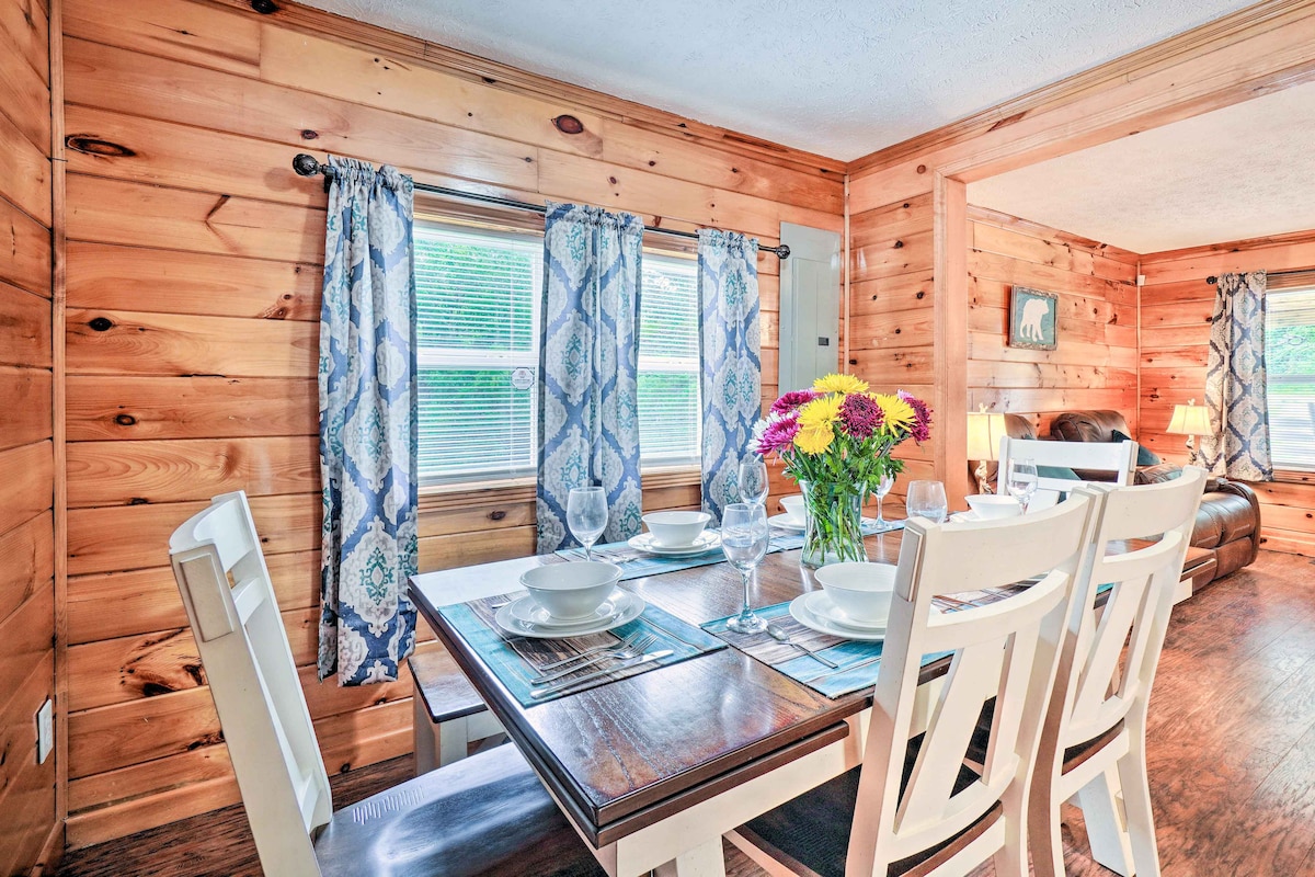 Charming Jamestown Cabin w/ Large Backyard!