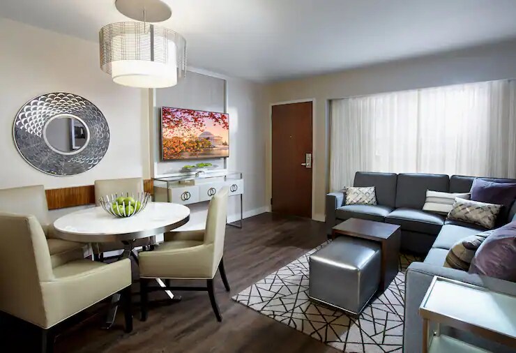 The District By Hilton - Two Bedroom Lock Off