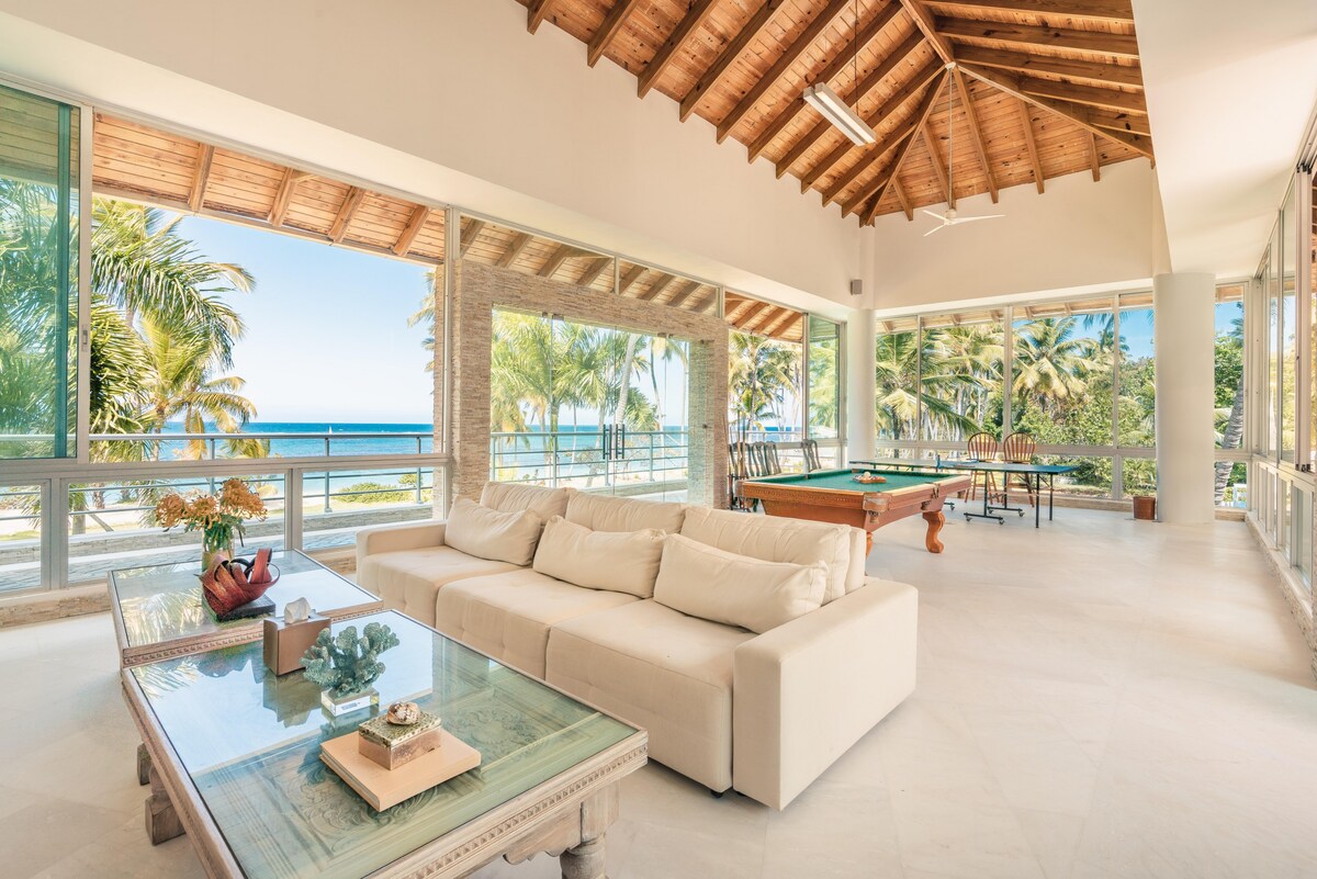 So Exclusive! Beachfront Villa at Las Terrenas