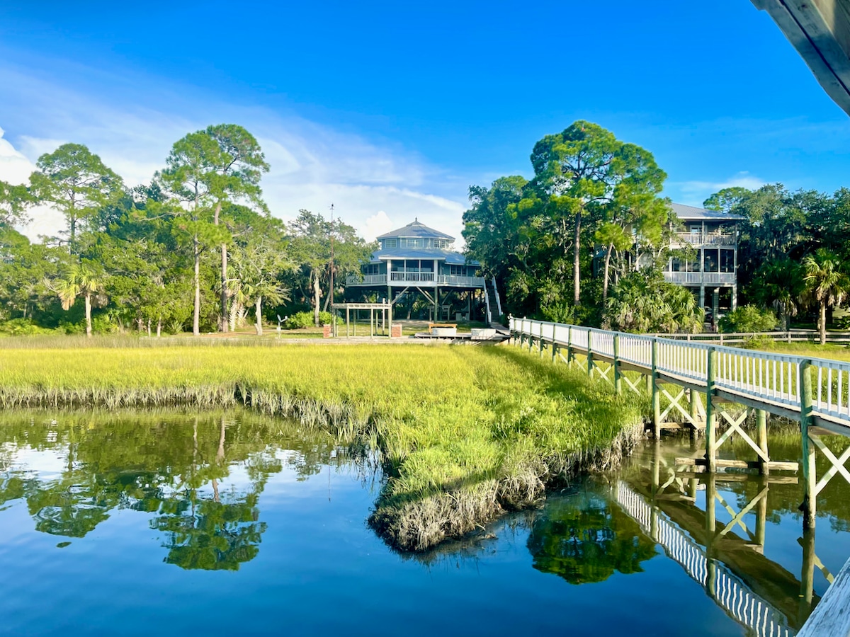 Spectacular Waterfront Property at Cloud 9!