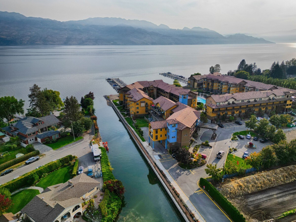 Casa Laguna ！浴缸、游泳池、葡萄园和宁静的湖景