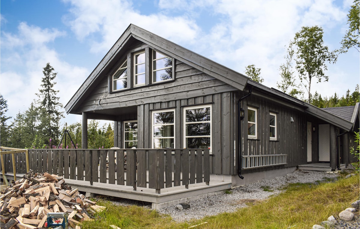 Stunning home in Eggedal with WiFi and 4 Bedrooms