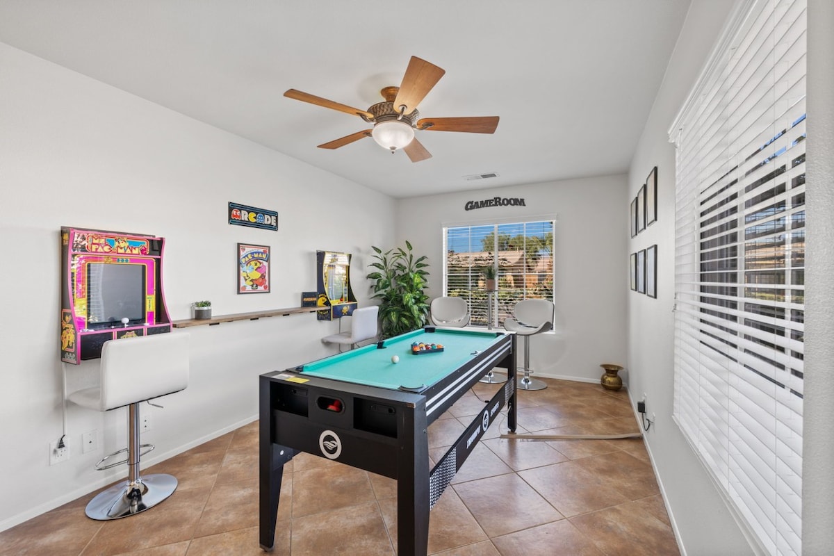 Desert Oasis Escape w/ arcade gameroom, pool & spa