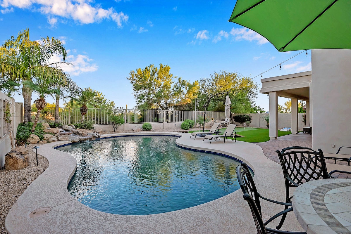 Phoenix Desert Ridge Retreat- Pool, Putting Green!