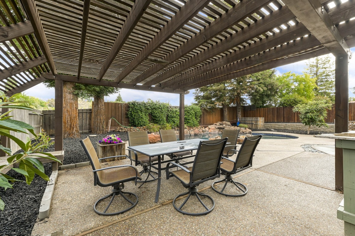 Pristine Folsom Home with Firepit & Pool