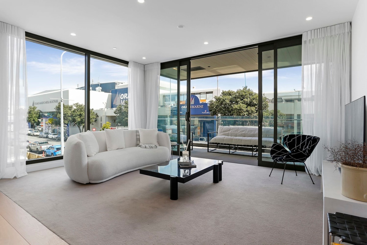 Modern and Spacious Living in Wynyard Quarter