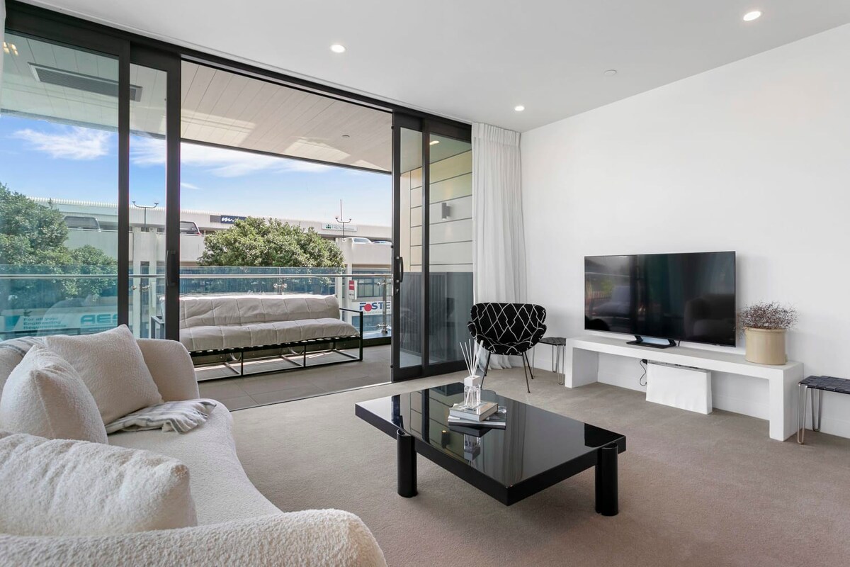 Modern and Spacious Living in Wynyard Quarter