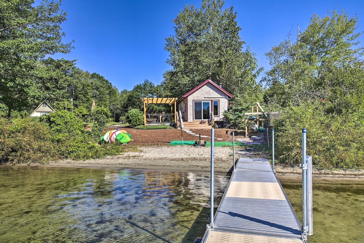 Quaint Oakland Getaway on East Pond Lake!