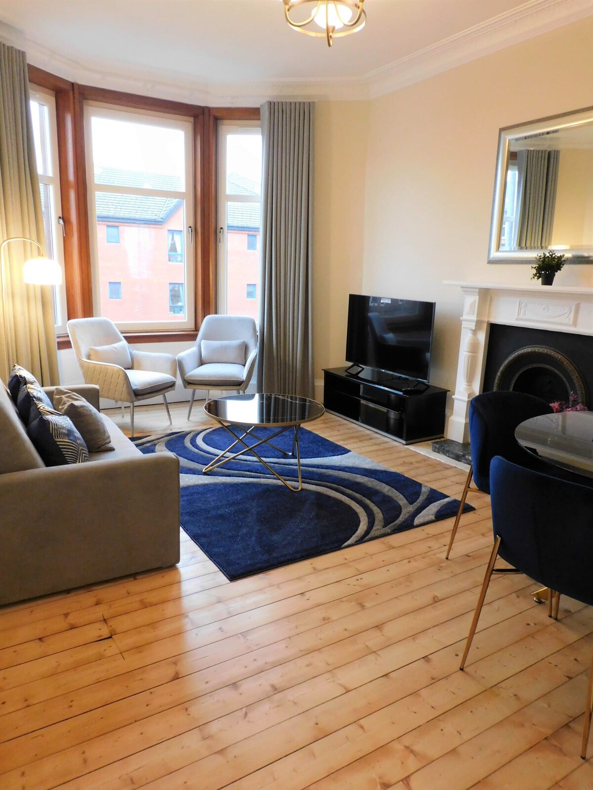 位于格拉斯哥西区（ Glasgow West End ）的美丽宽敞的双床公寓