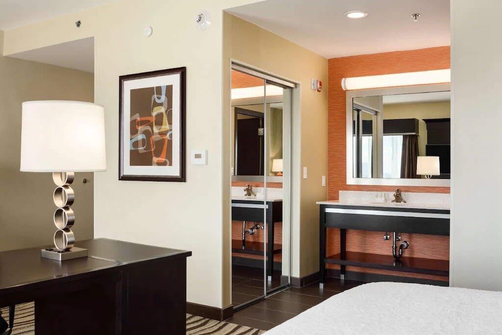 Expertly Designed Family Suite! Near El Paso Zoo!