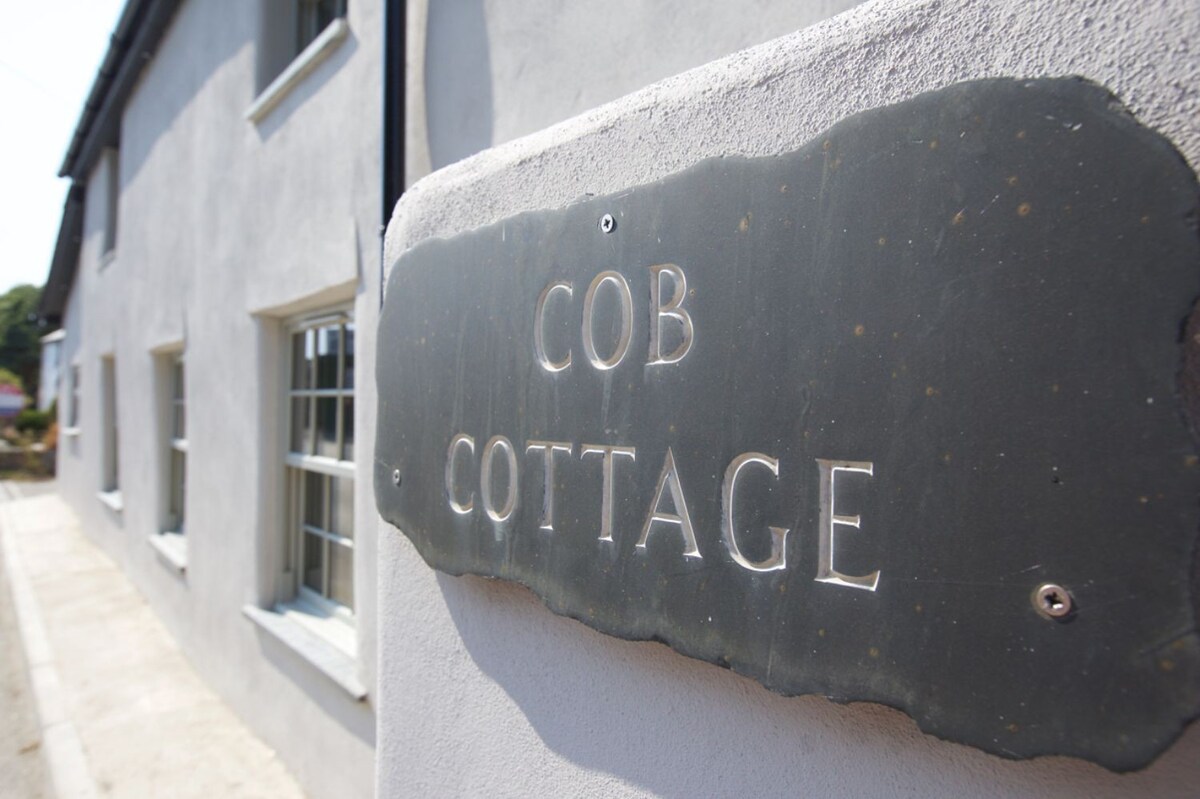 Cob Cottage, Pityme, Rock, Cornwall  Sleeps 6