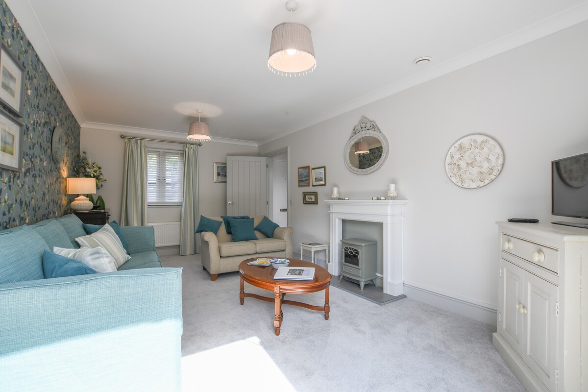 1 Coconut Cottage, Long Melford