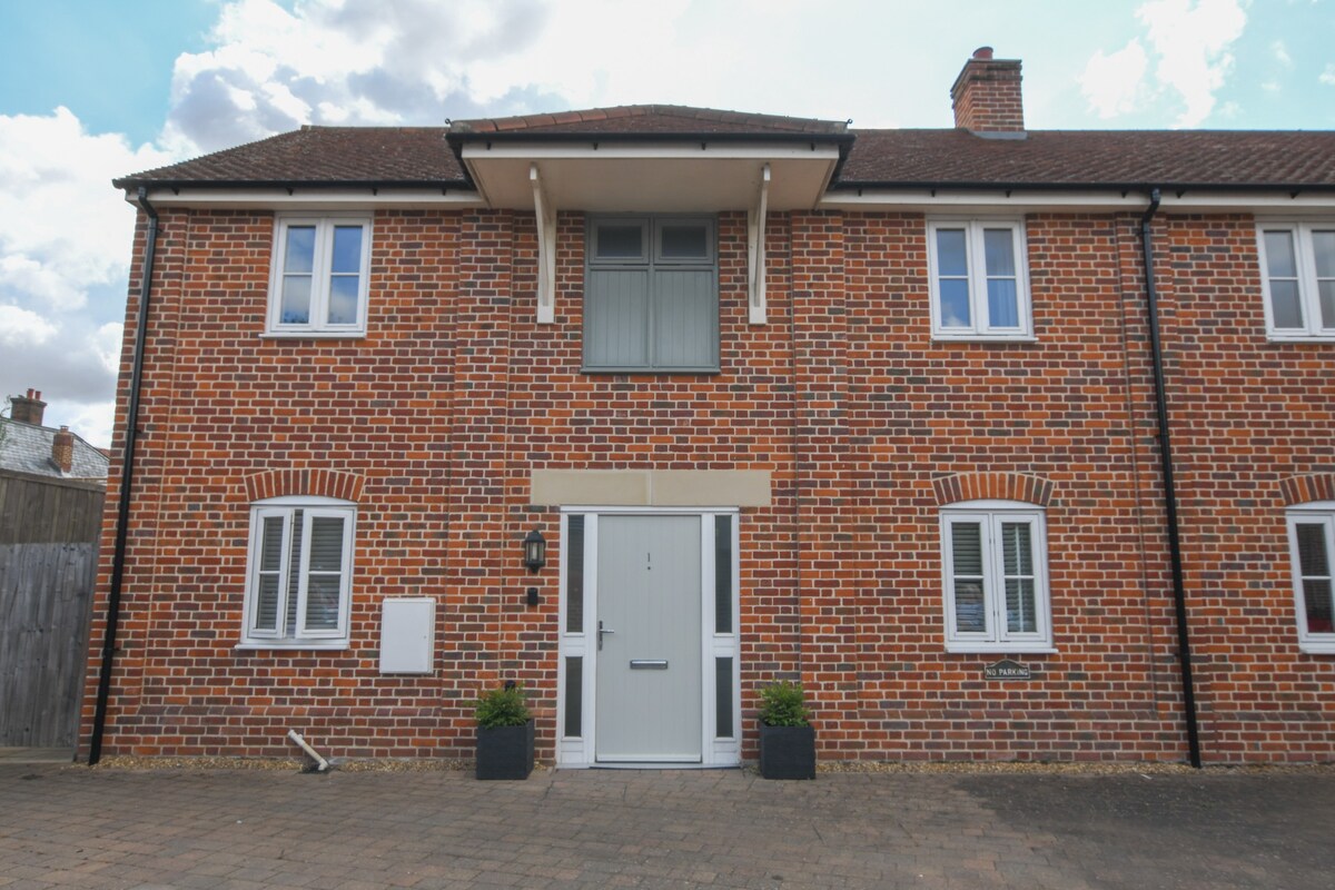 1 Coconut Cottage, Long Melford