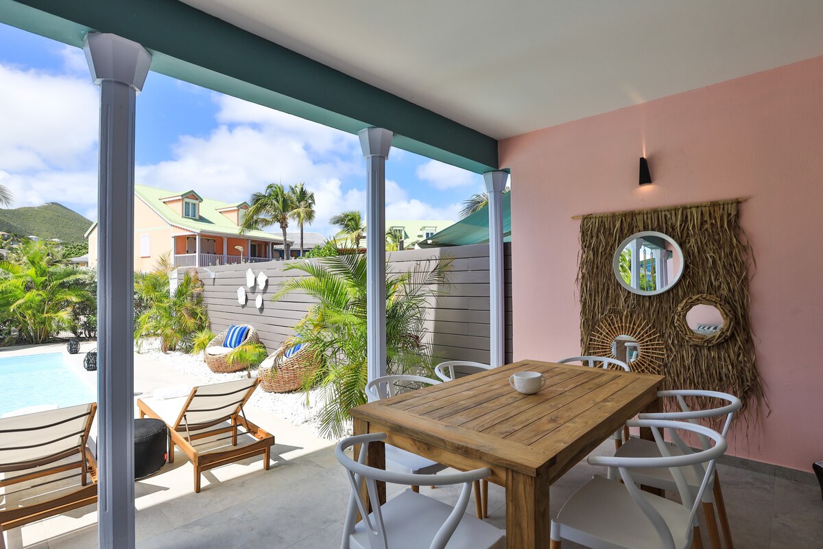 Searulean, a stylish 3 bedroom abode in Orient Bay