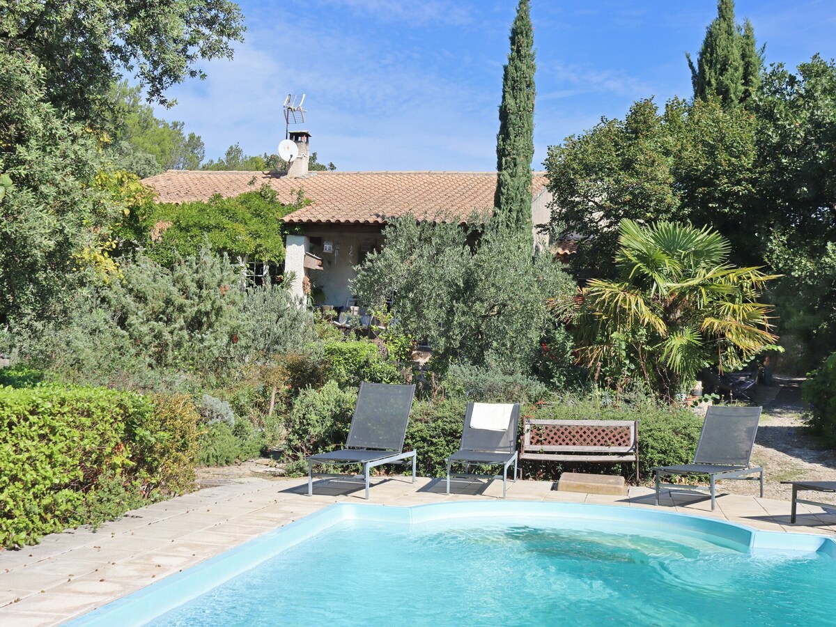 Provencal house with private pool and garden