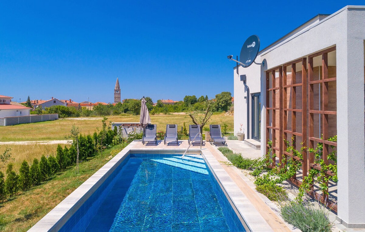 Villa Lily with Private Pool and a Lovely Garden
