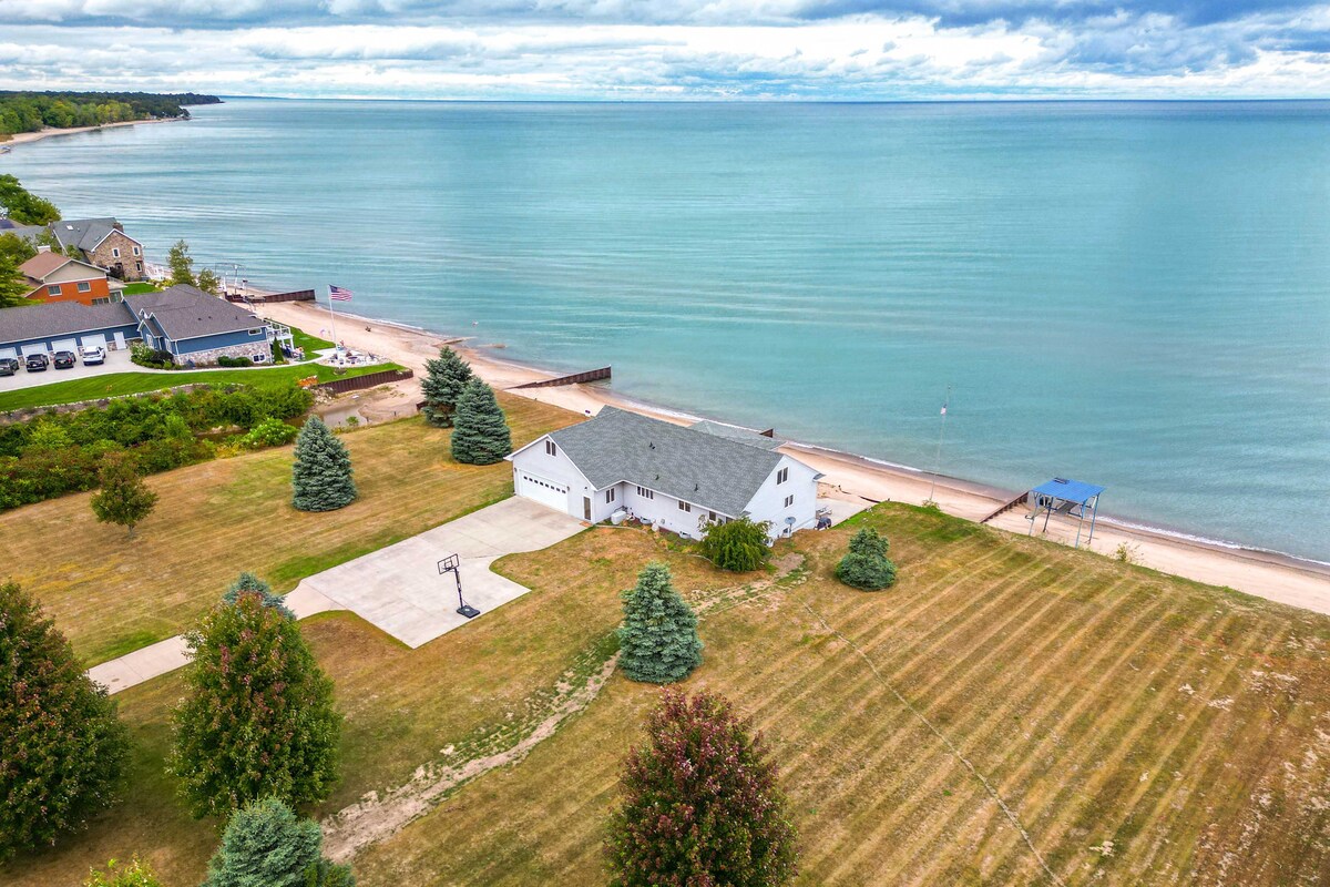 Charming Lake Huron Home w/ Private Beach!