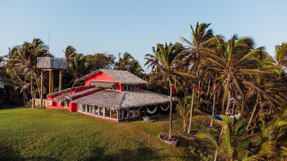 Vila pé na areia com vista incrível em Coqueiro