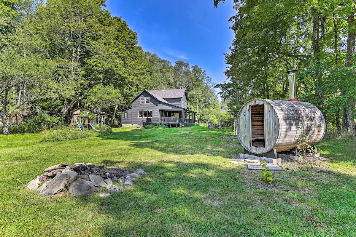 Lush, Charming 1800’s Farmhouse on Secluded Oasis!