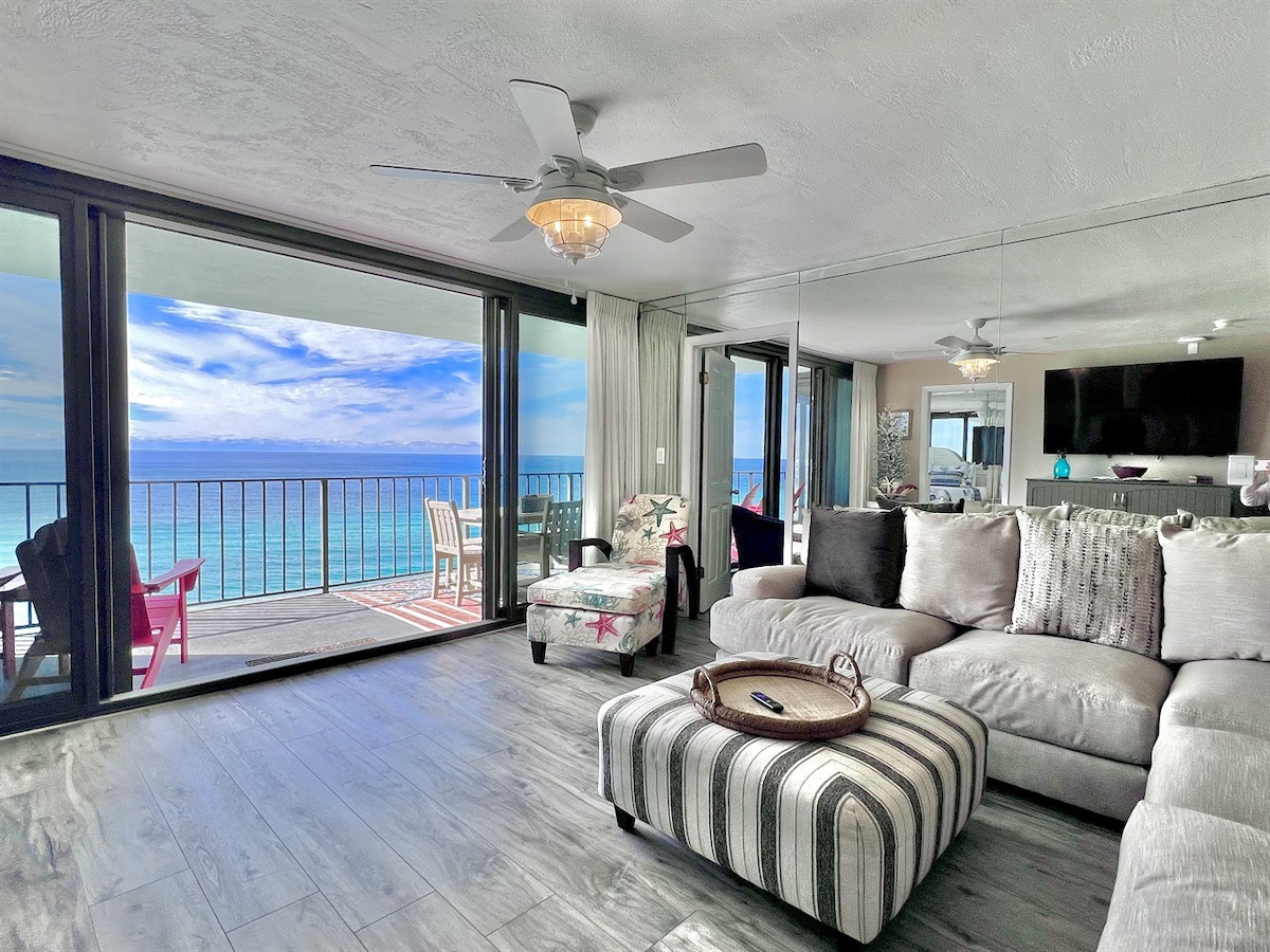 Reach the Beach!  Beachfront Condo, 3Bd/3BA, Great