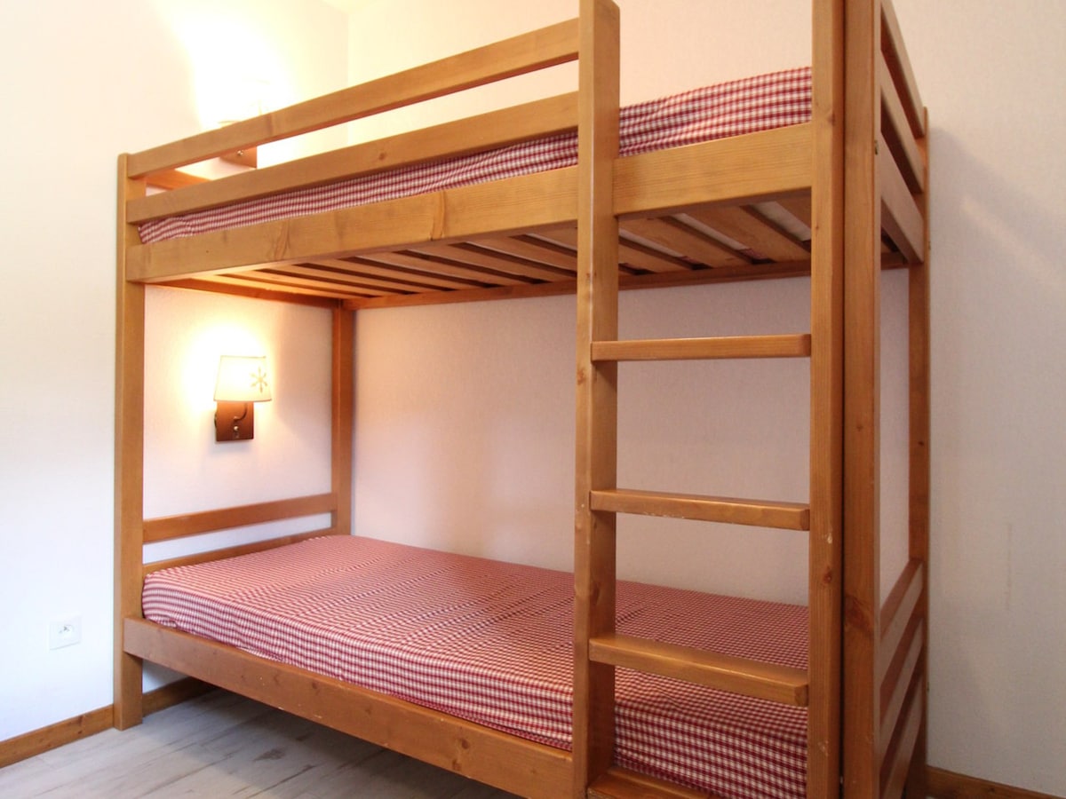 Apartment Lanslebourg-Mont-Cenis, 2 bedrooms, 6 pe