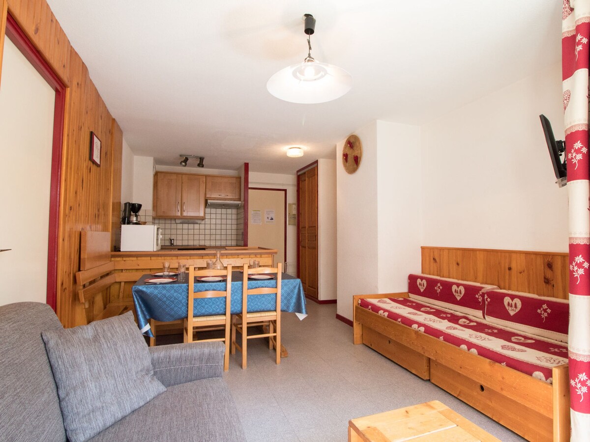 Apartment Lanslebourg-Mont-Cenis, 2 bedrooms, 7 pe