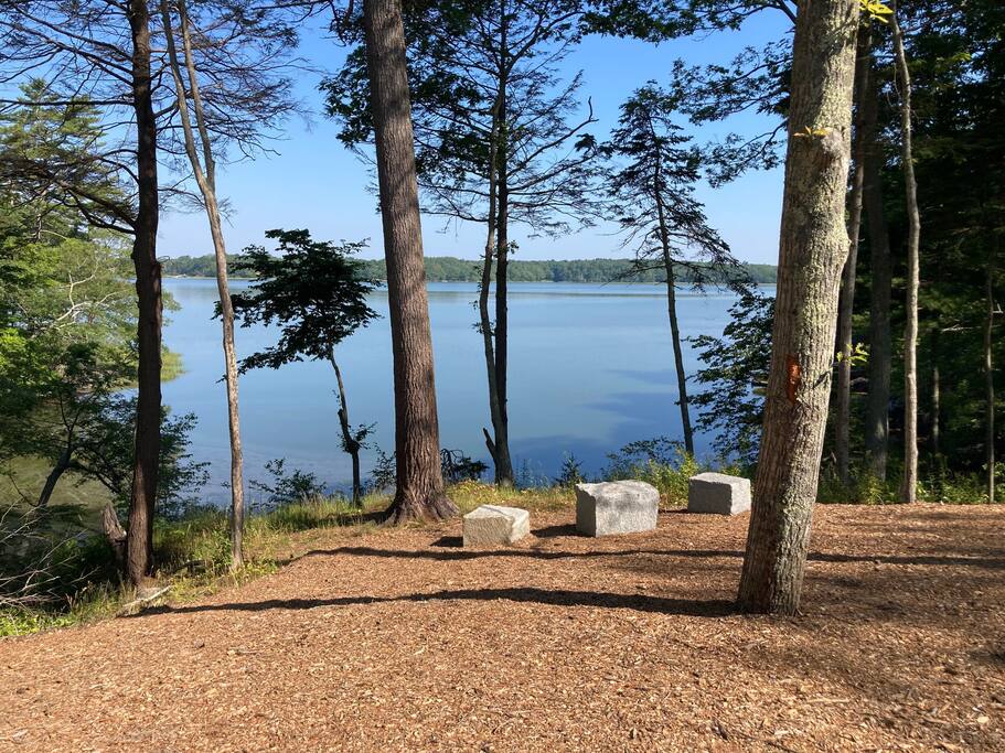 位于中湾（ Middle Bay ）的现代海滨小屋