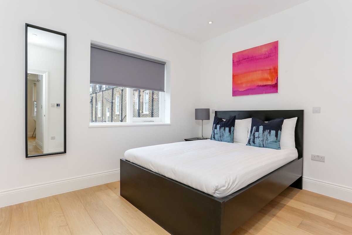 Modern Cosy 1 Bed moments from Kings Cross