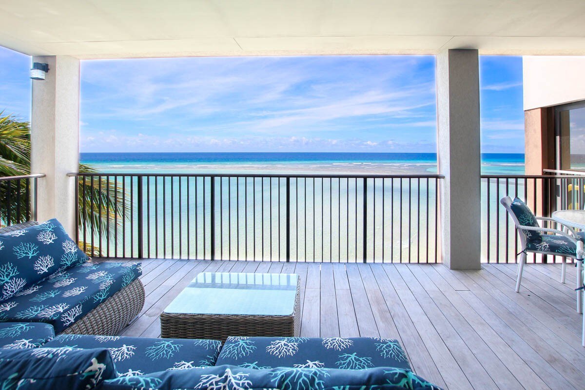 Beachfront Luxury with Incredible Ocean Views