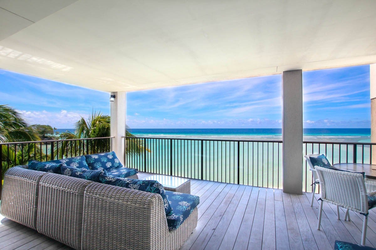 Beachfront Luxury with Incredible Ocean Views