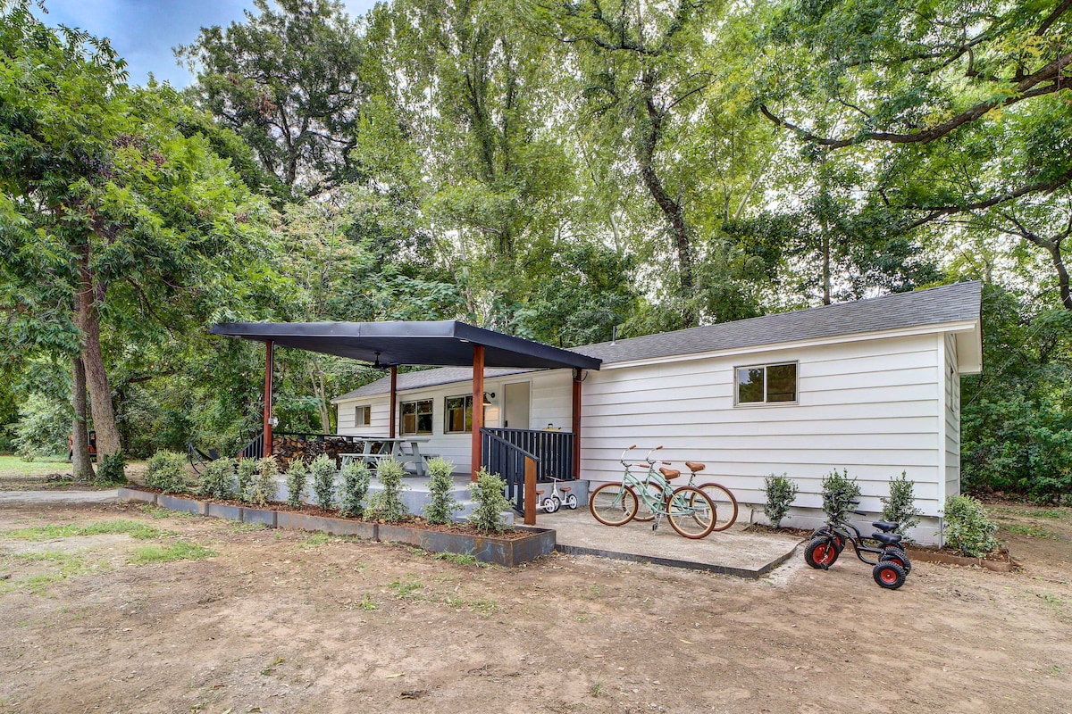 Scenic Tulsa Getaway w/ Deck + Fire Pit