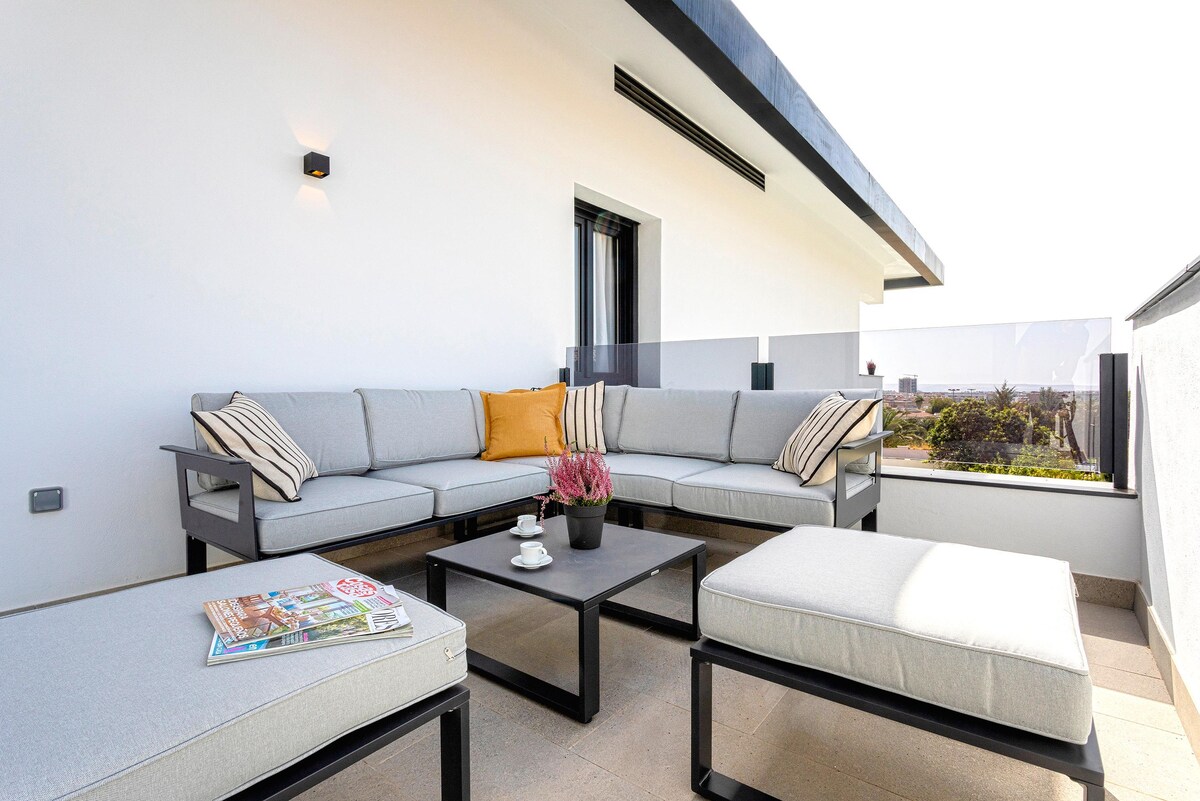 Stylish apartment with terrace & pool. Arruzafa VI