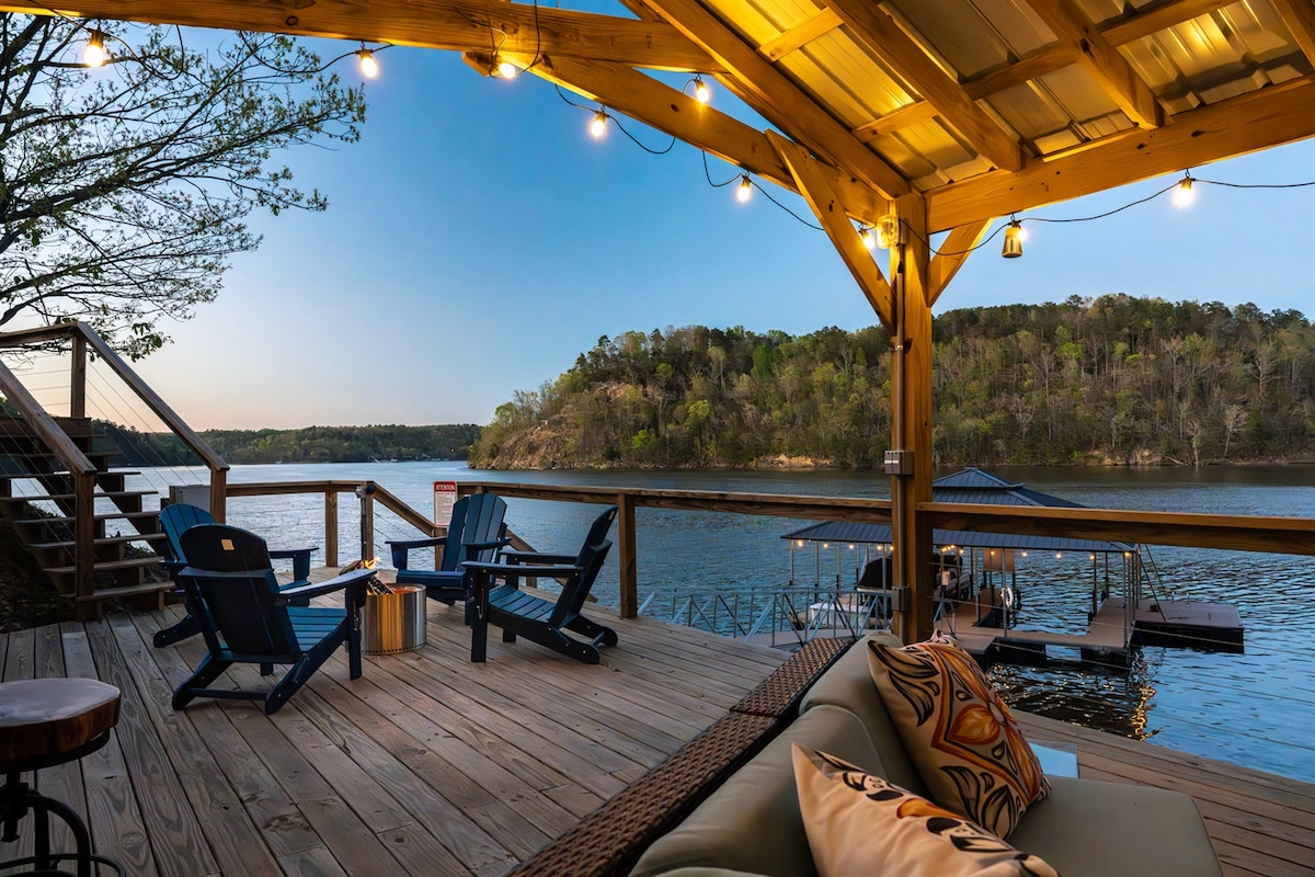 Lakefront Stunning Views-Smith Lake, AL-5 Bedrooms