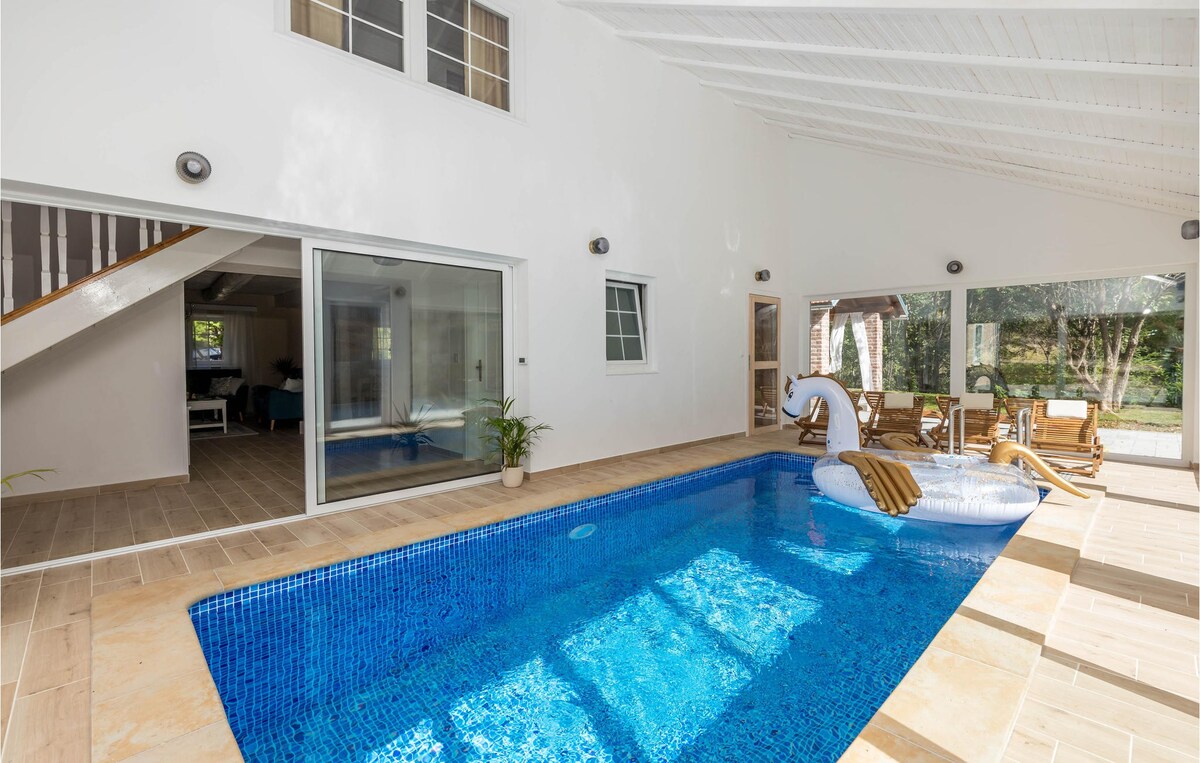 Nice home in Otocac with indoor swimming pool