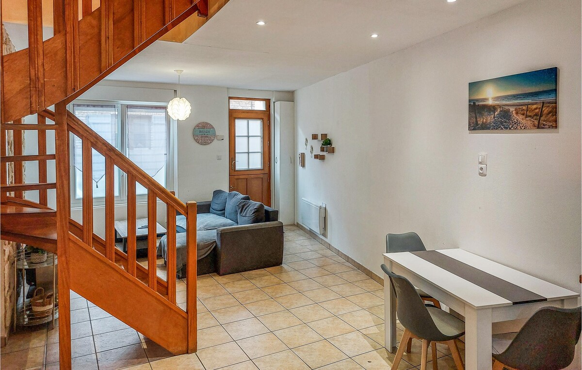Beautiful home in Gravelines with WiFi