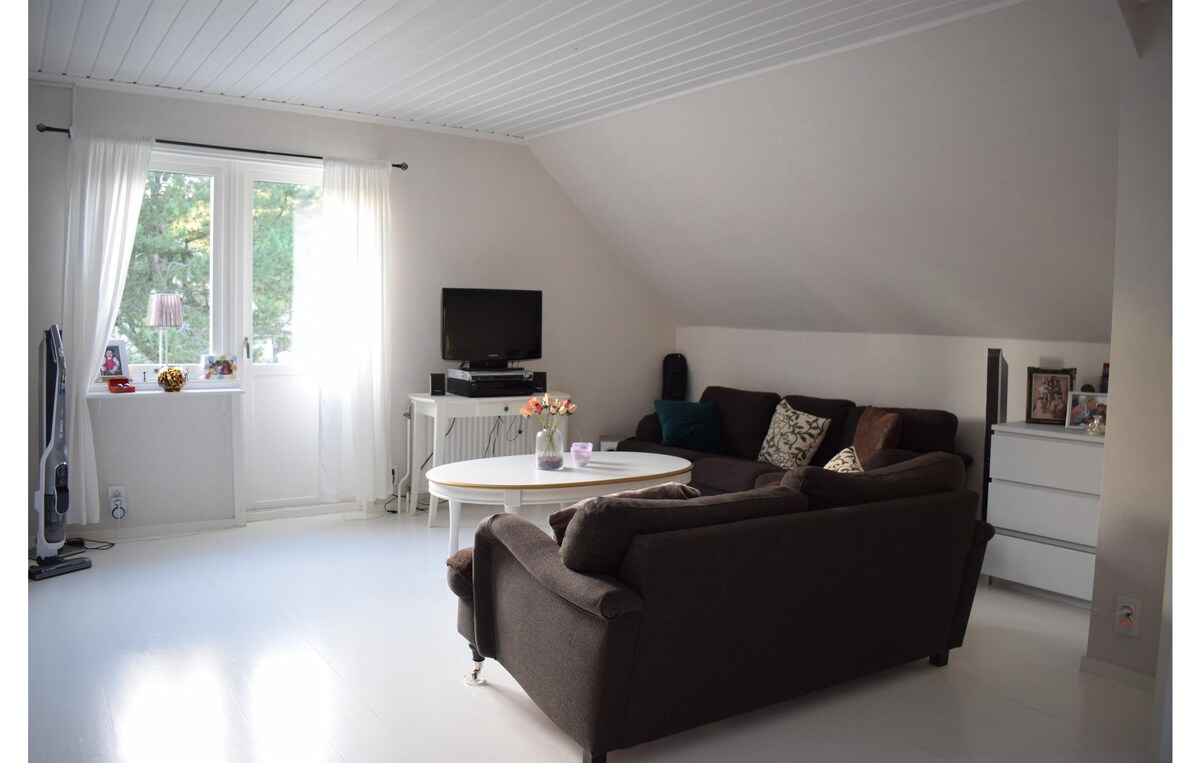 Awesome home in Kalmar with WiFi