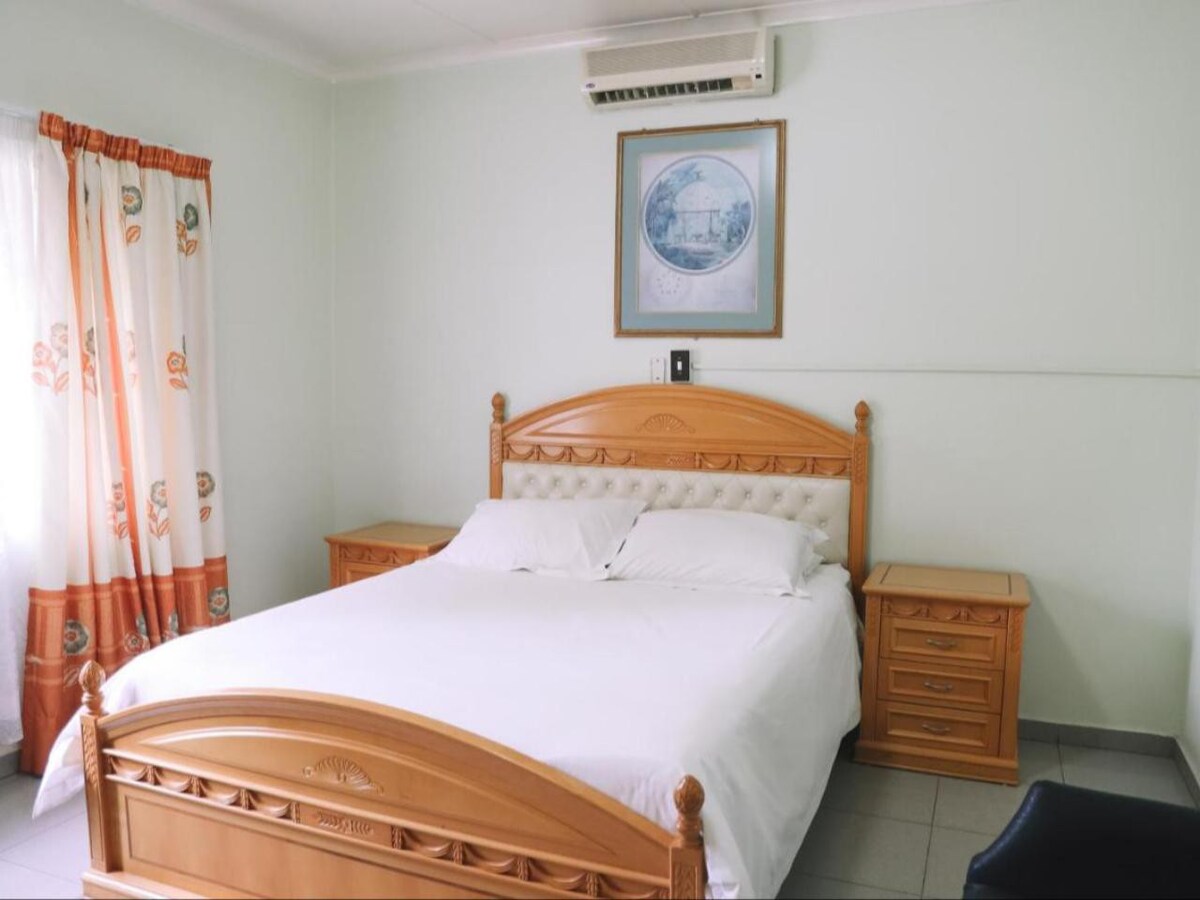 Ladysmith Motel | Standard Queen Rooms