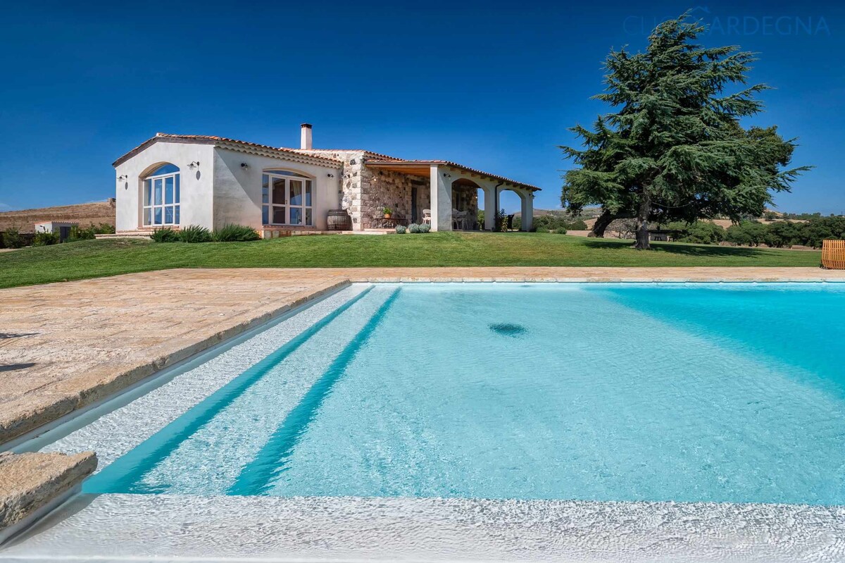 Shardana Wine Estate with heated pool