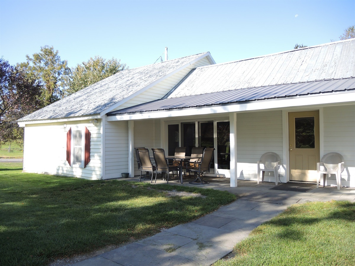 1825 Barn - 1 of 3 Rentals in Fly Creek, 5 minutes