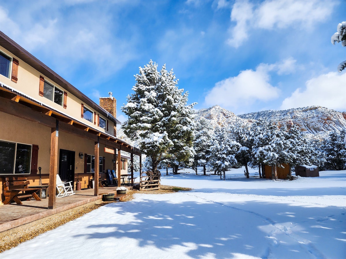 Dog Friendly | Zion NP | Red Hollow Ranch