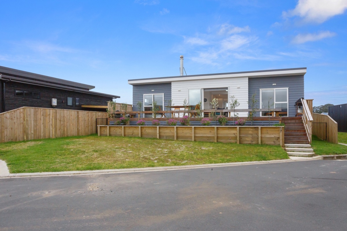 Sandy Retreat - Waihi Beach Holiday Home