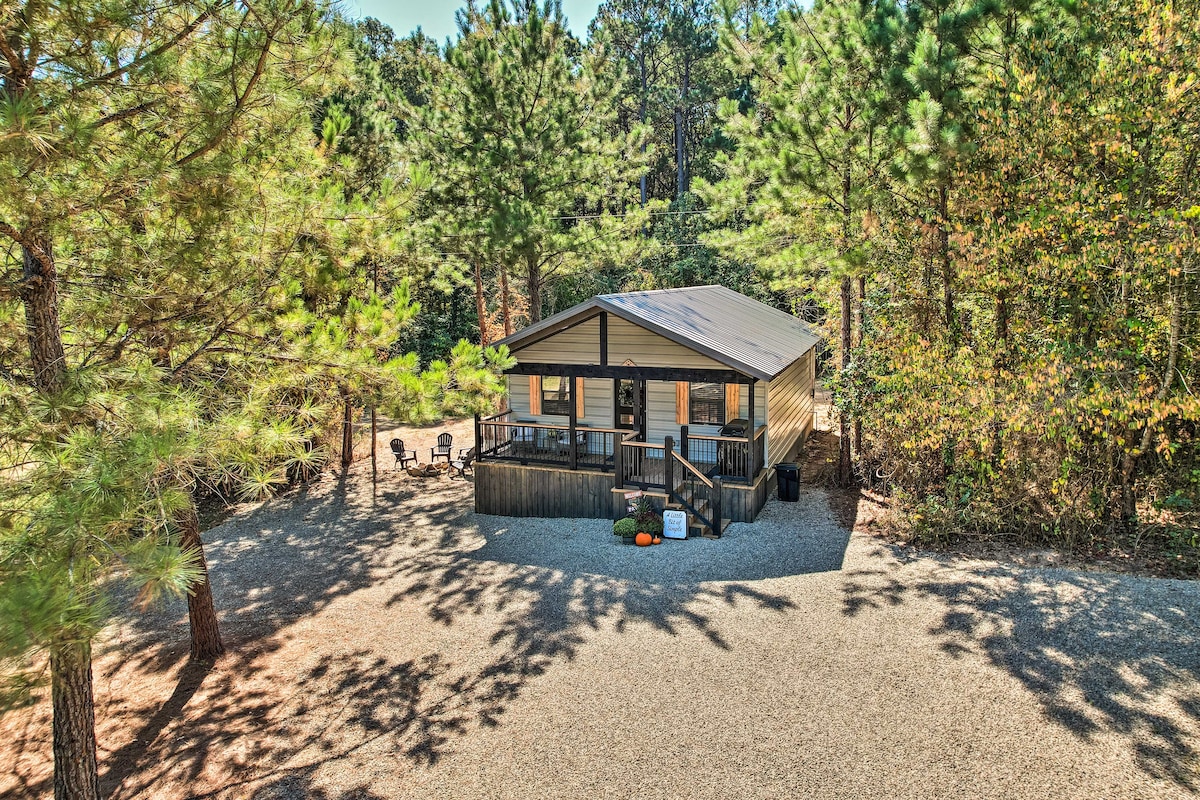 'A Little Bit of Simple' Cabin w/ Pond Access