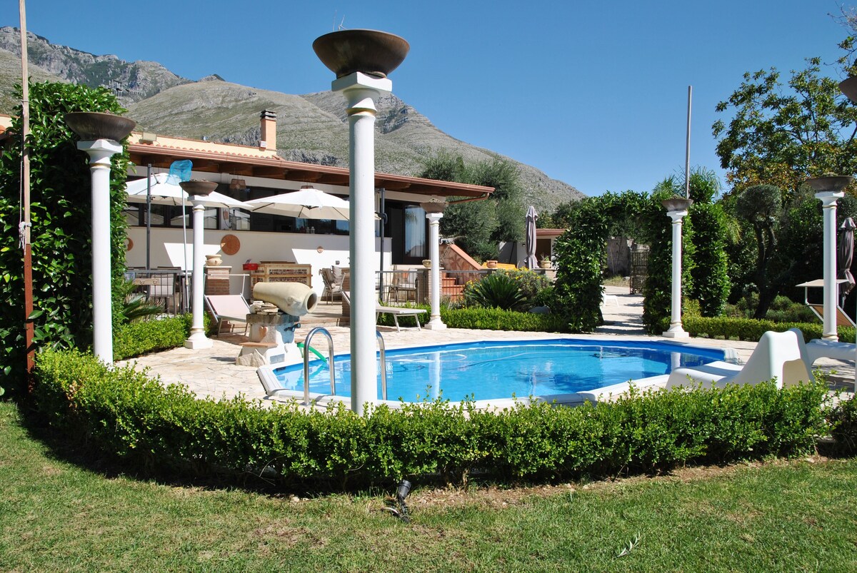 Villa Giselda with private pool and outdoor whirpo