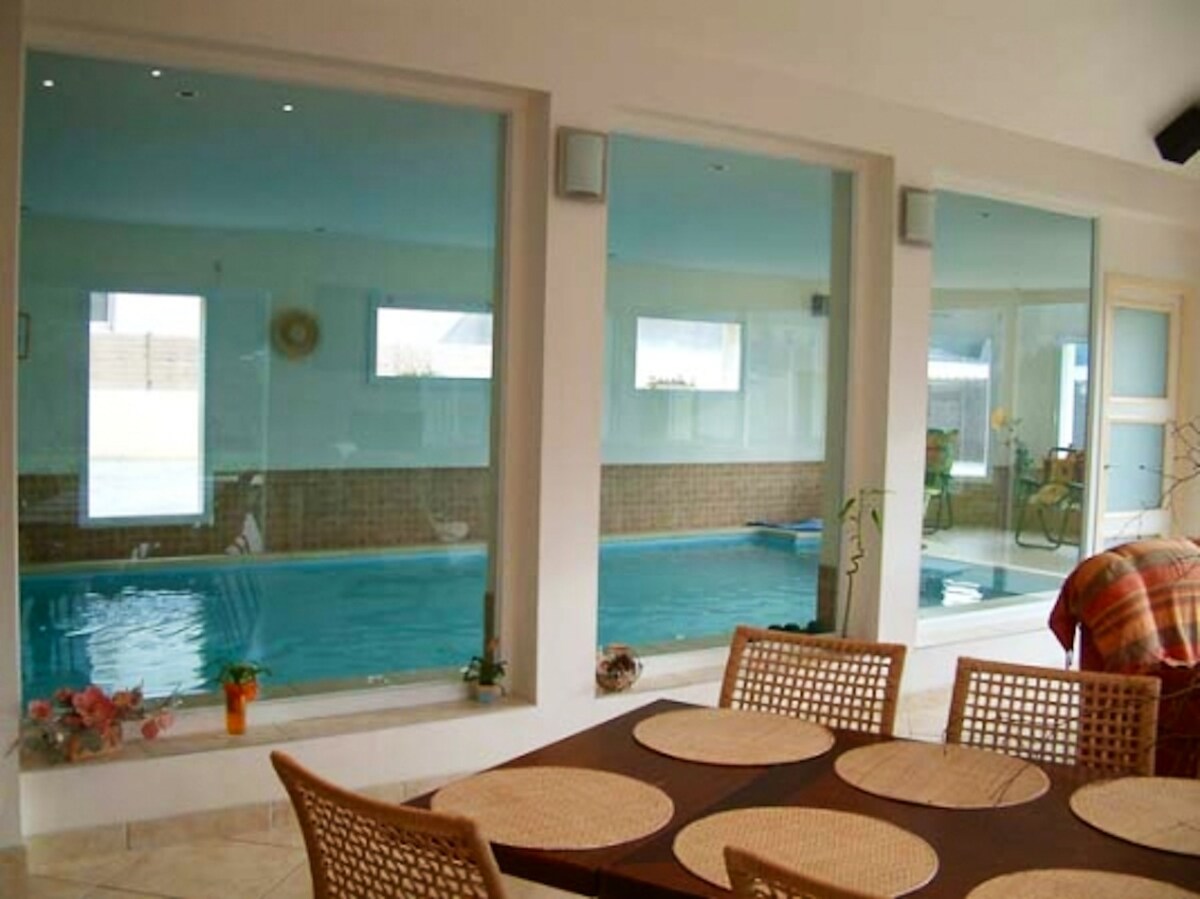 Villa for 12 ppl. with swimming-pool and jacuzzi